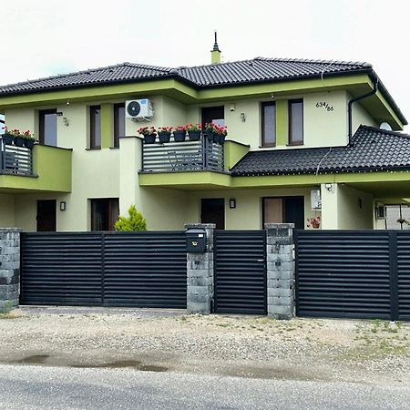 Apartmany Zeleny Dom Podhájska Екстериор снимка