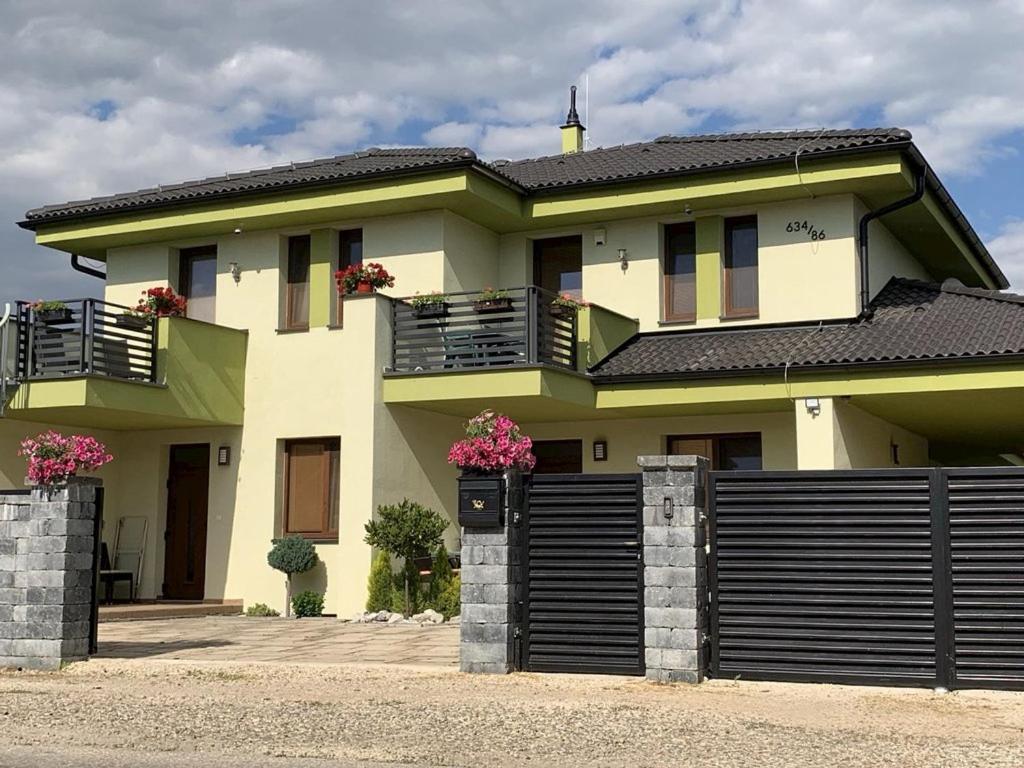 Apartmany Zeleny Dom Podhájska Екстериор снимка