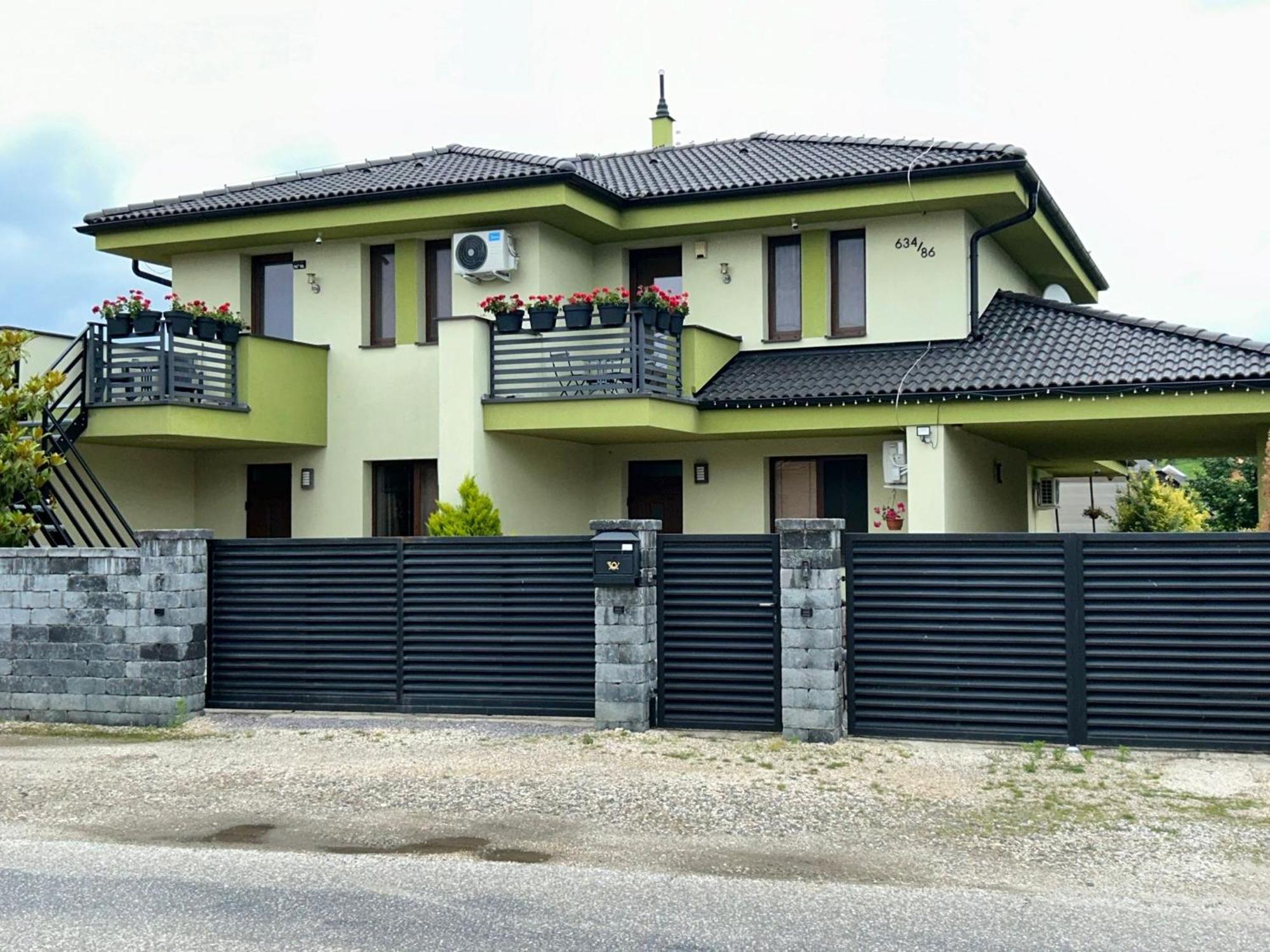 Apartmany Zeleny Dom Podhájska Екстериор снимка